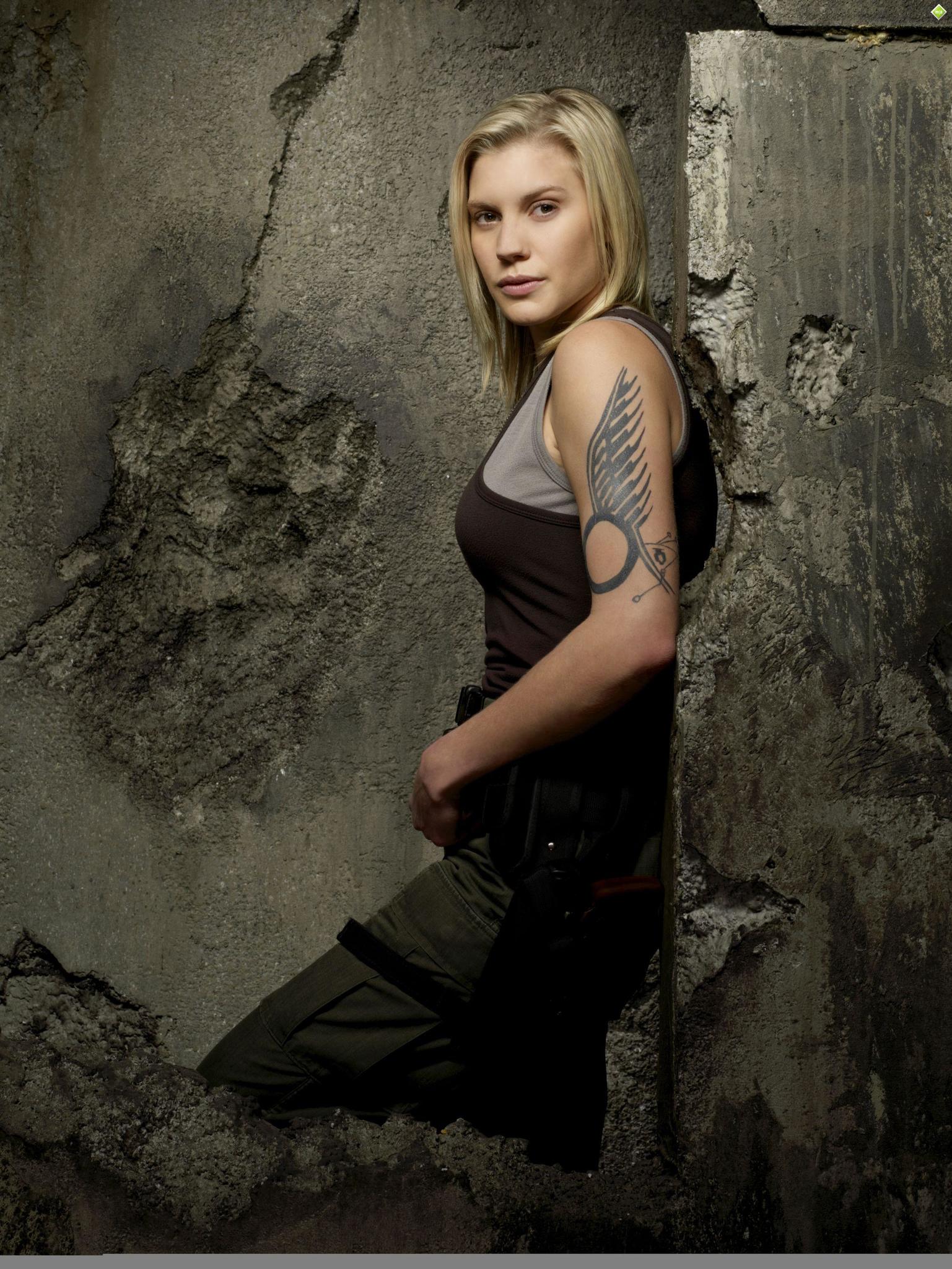 actor Katee Sackhoff large photo