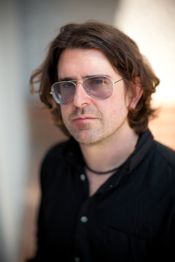 actor Lou Barlow large photo
