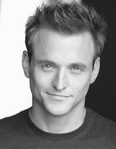 actor Mitchell Fink large photo