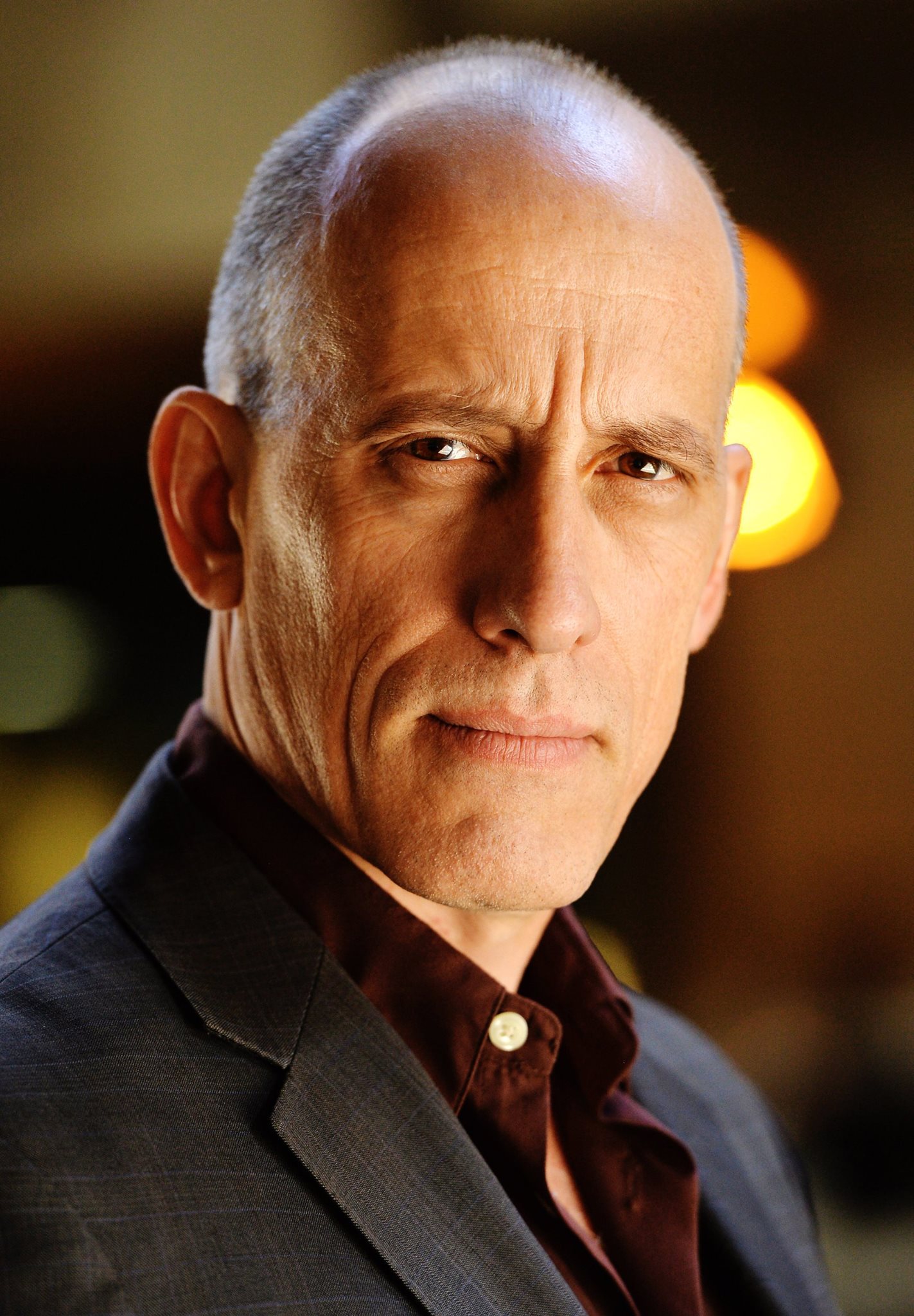 actor Alex Fernandez large photo