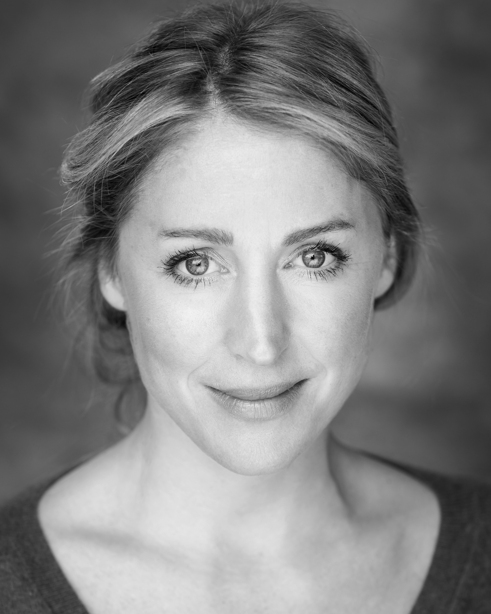 actor Flora Montgomery large photo