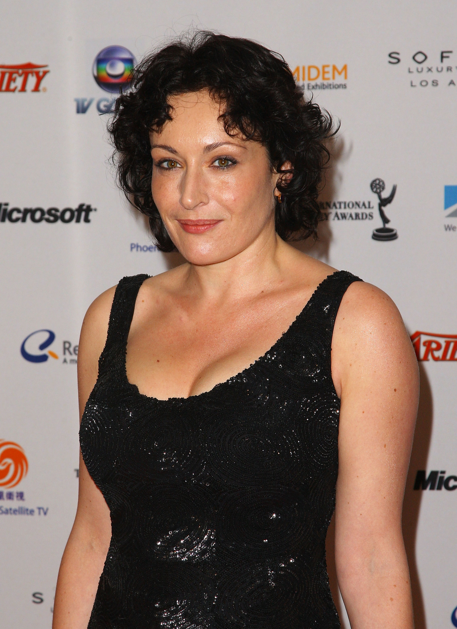 actor Lucy Cohu large photo