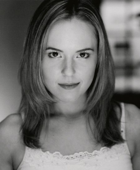 actor Stephi Lineburg large photo