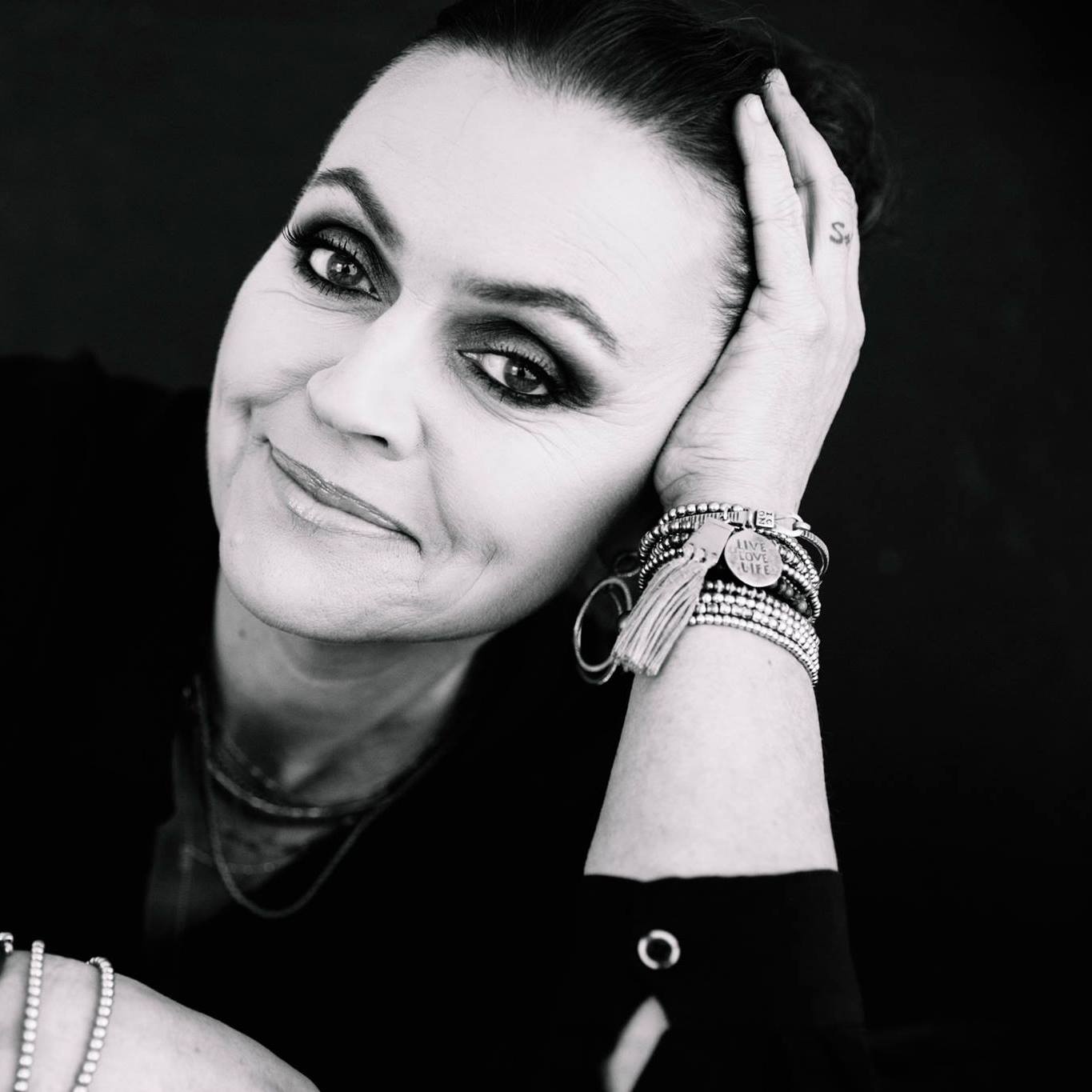 actor Steinunn Ólína Þorsteinsdóttir large photo