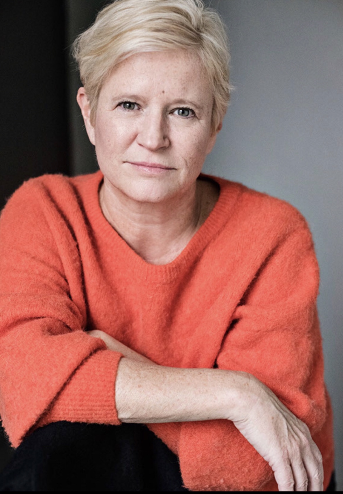 actor Lisa Palfrey large photo