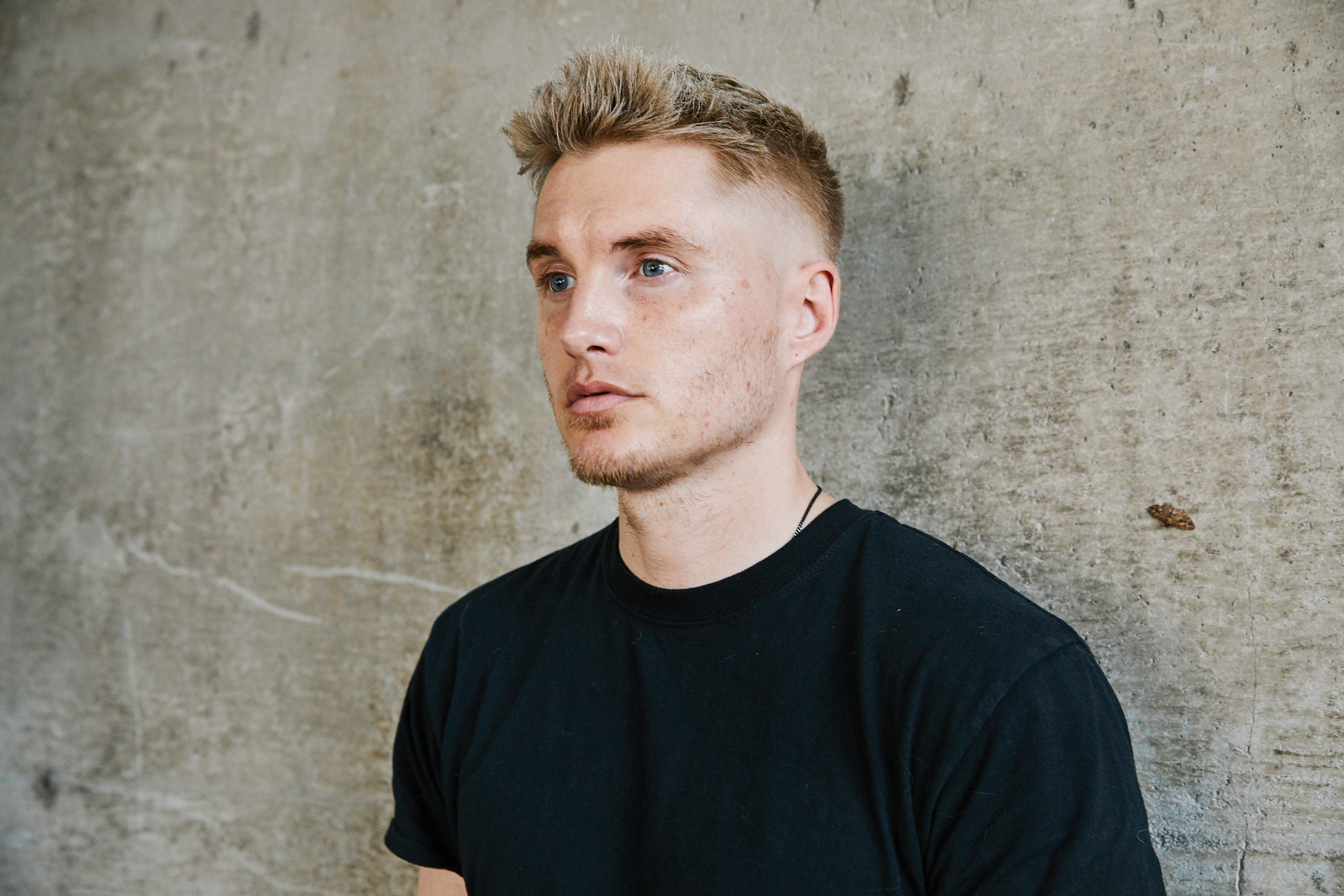 actor Toby Hemingway large photo