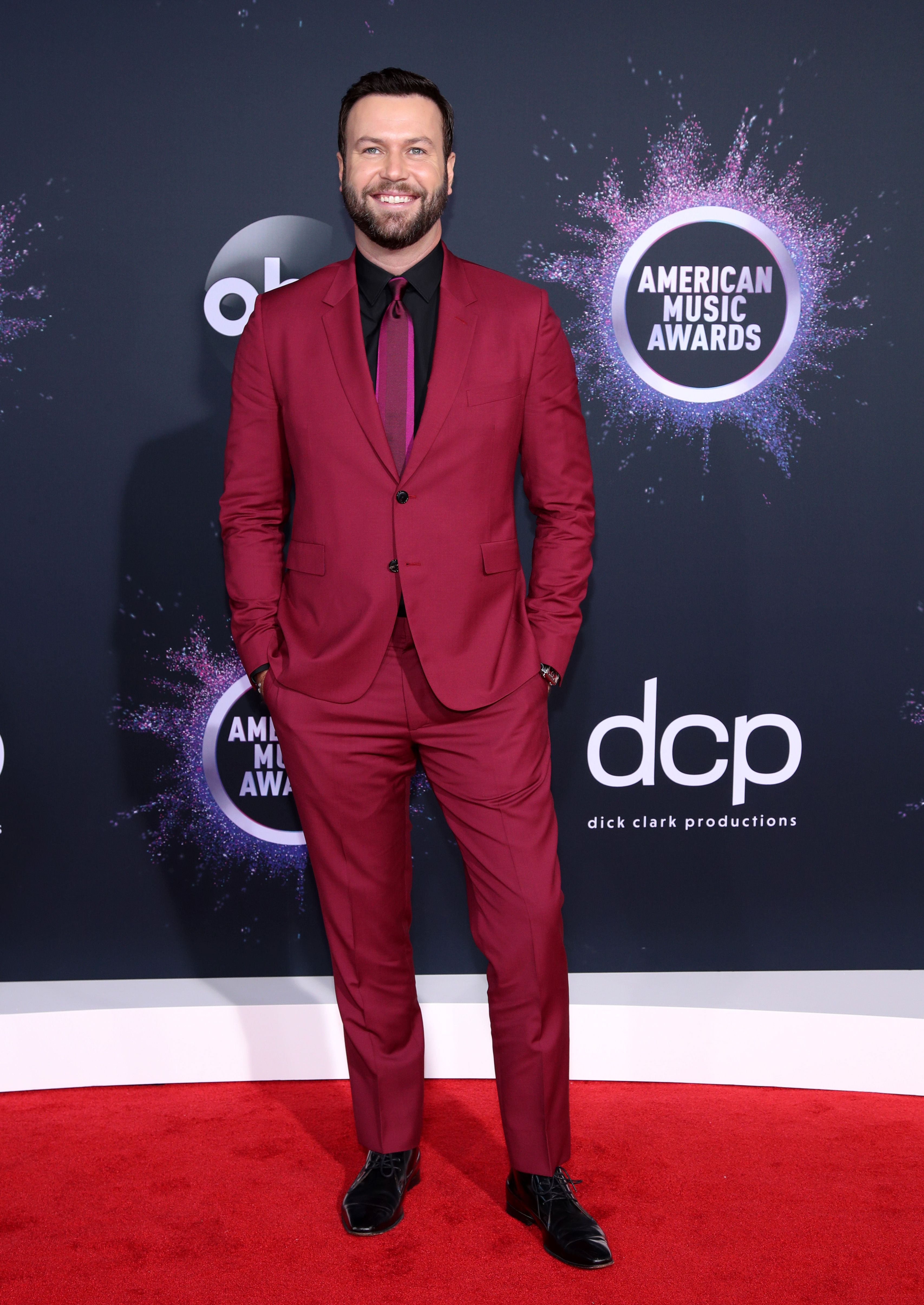 actor Taran Killam large photo