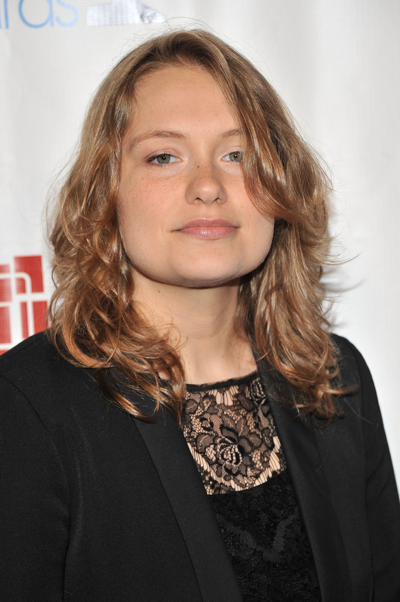 actor Merritt Wever large photo