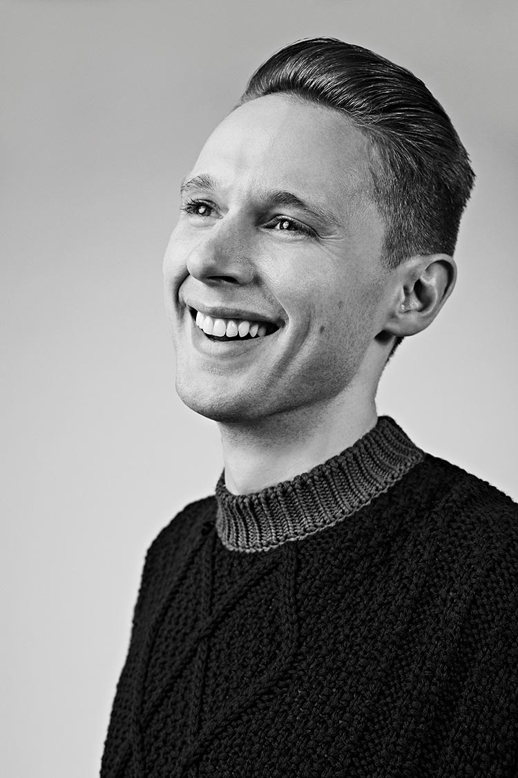 actor Samuel Barnett large photo