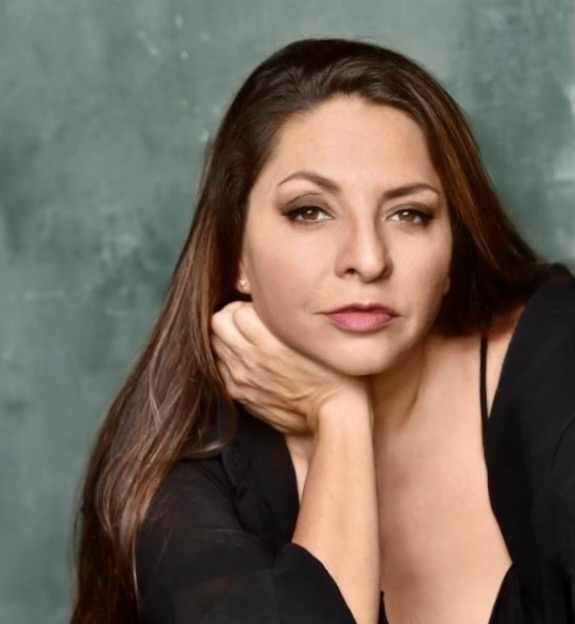 actor Veronica Falcón large photo