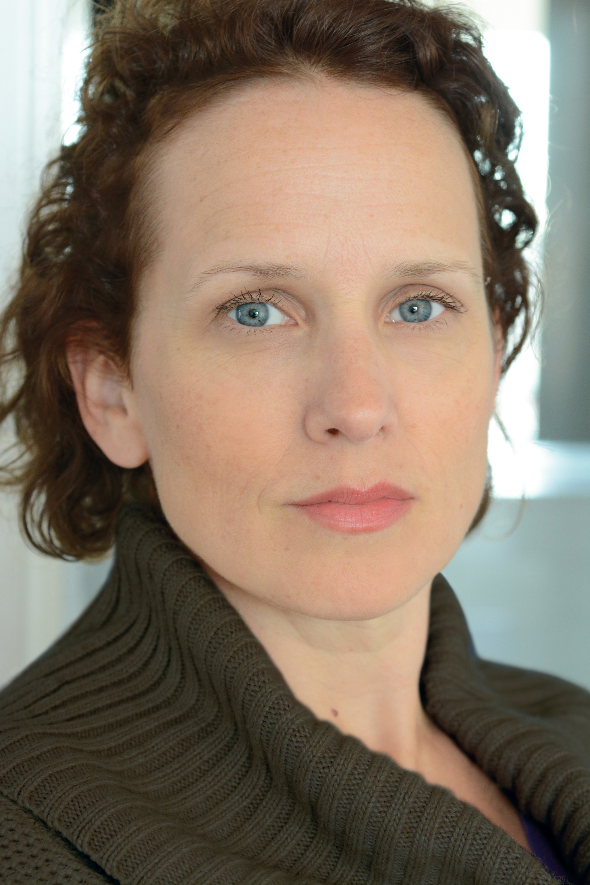 actor Jennifer Dundas large photo