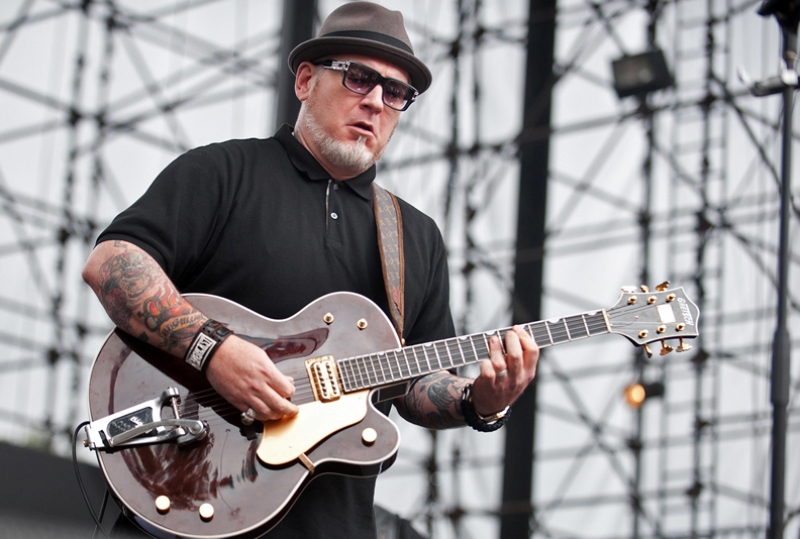 actor Erik Schrody large photo