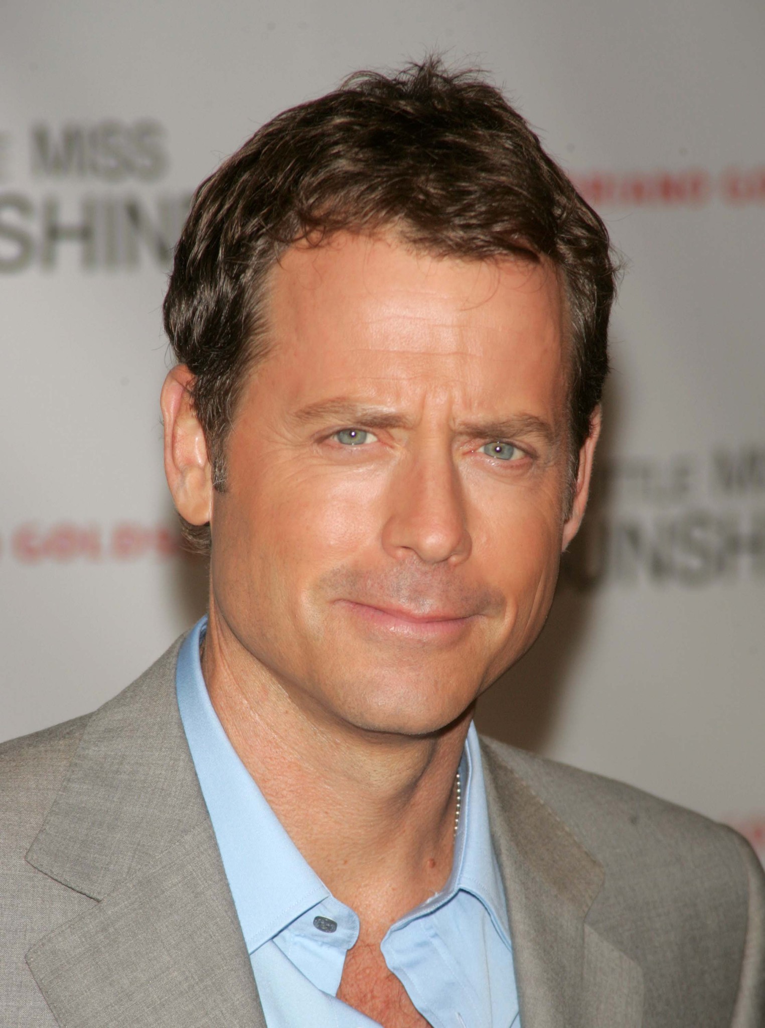 actor Greg Kinnear large photo