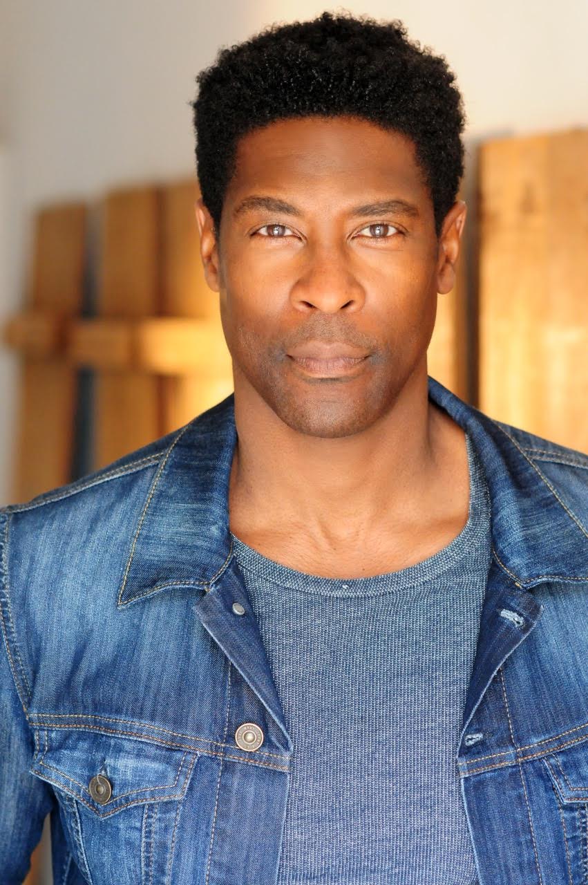 actor Keith Ewell large photo