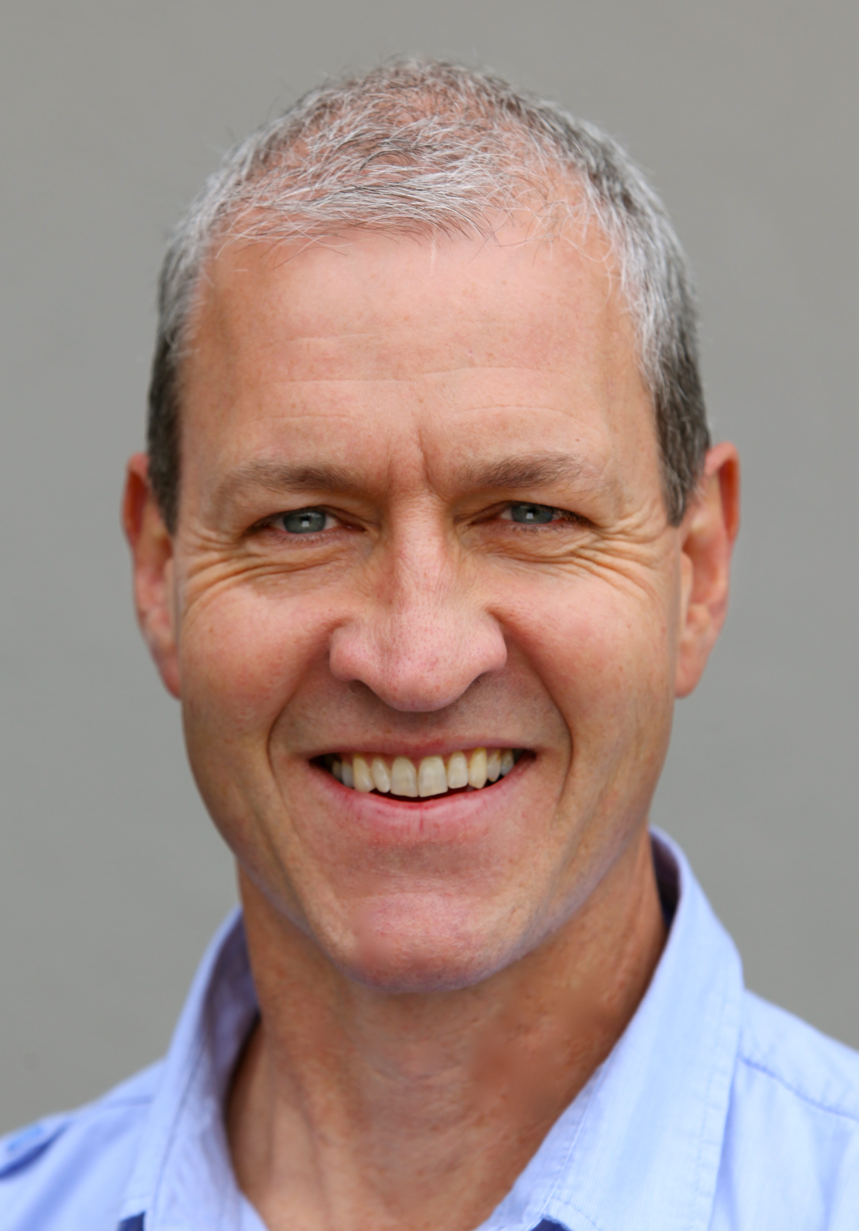 actor David Roberts large photo