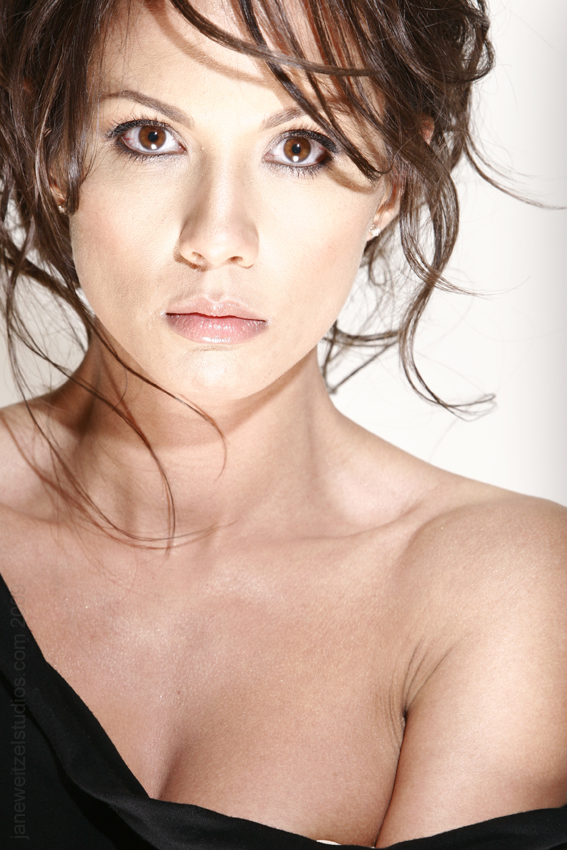actor Lexa Doig large photo