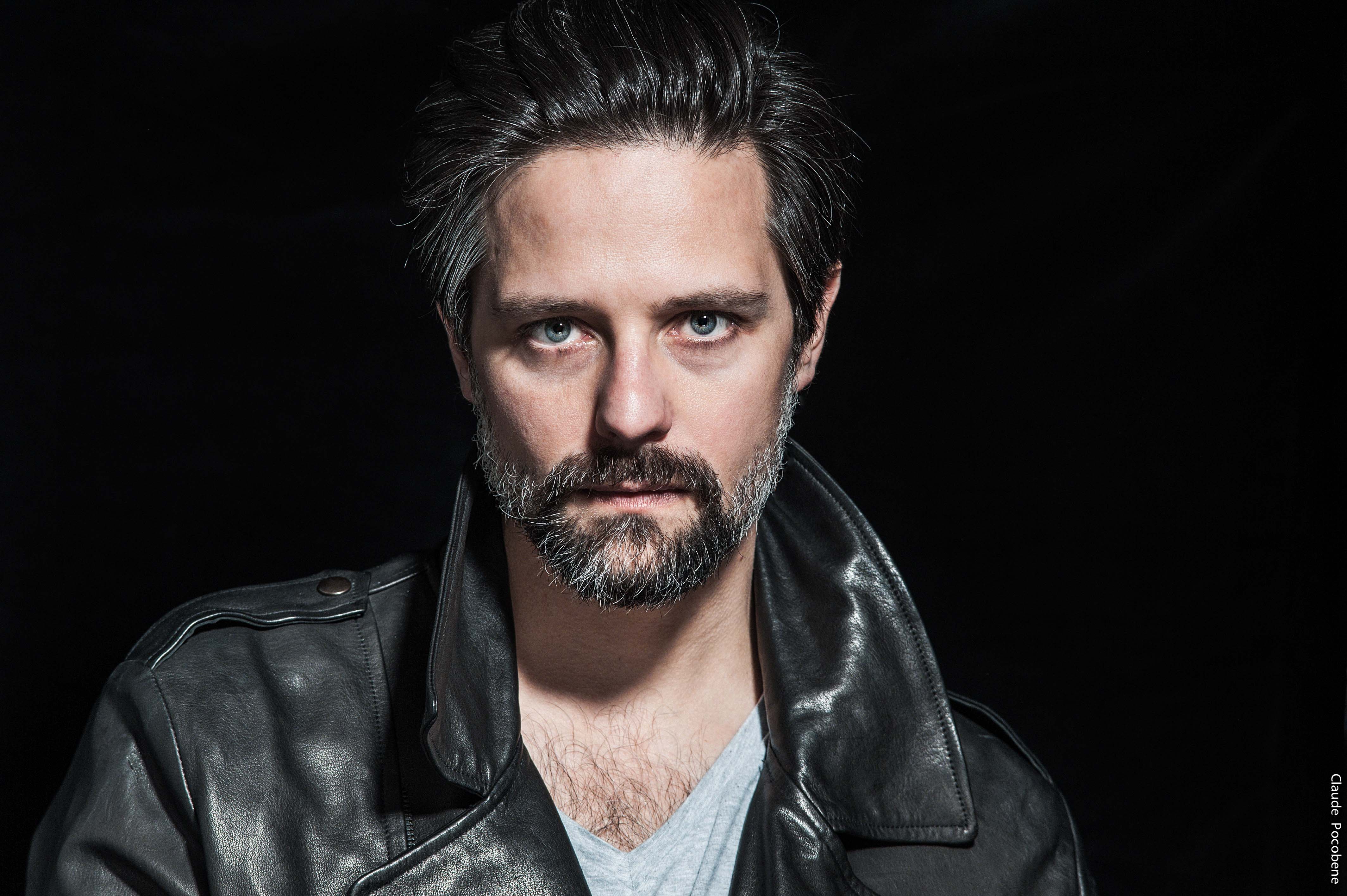 actor Iván González large photo