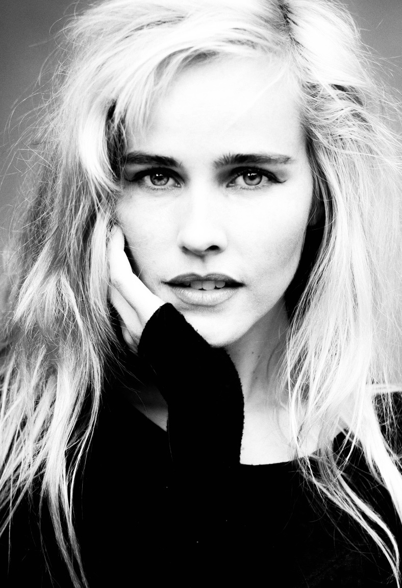 actor Isabel Lucas large photo