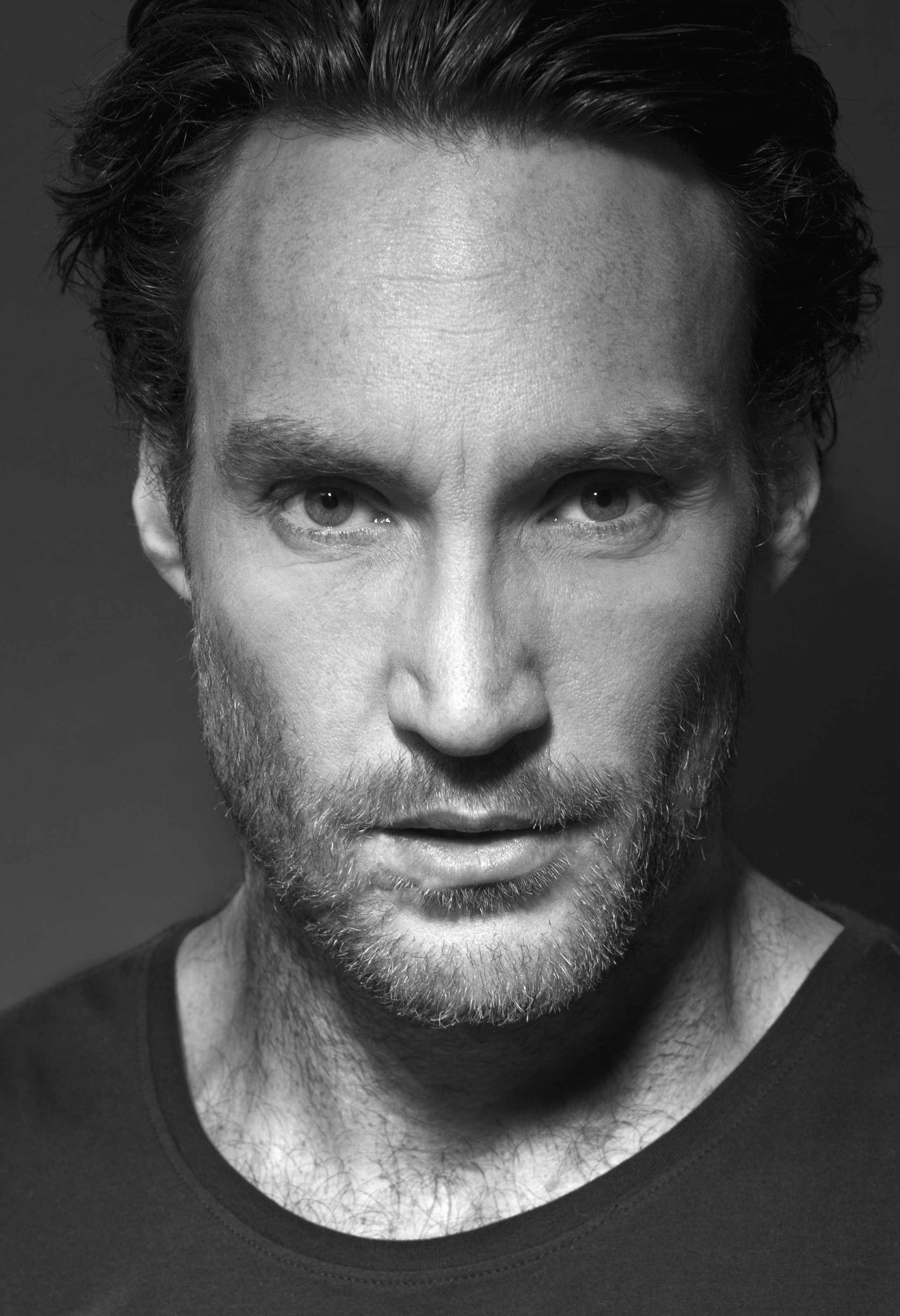 actor Callan Mulvey large photo