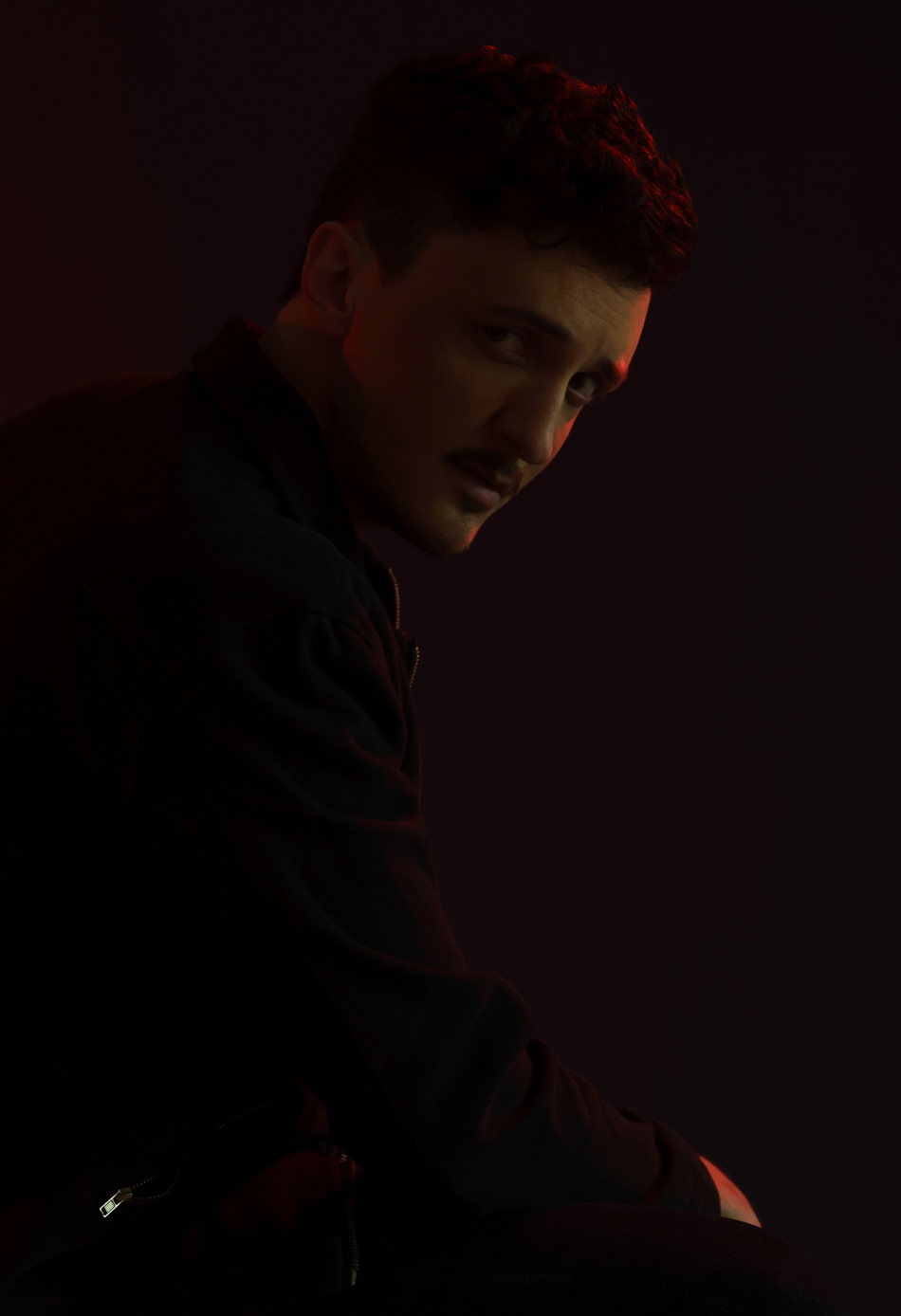 actor Wes Robinson large photo