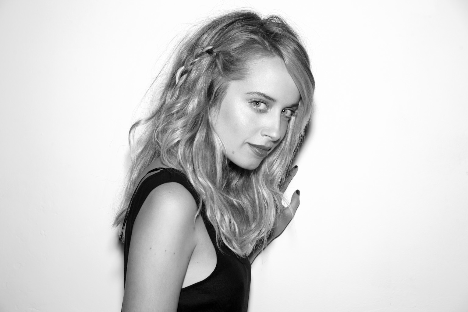 actor Megan Park large photo