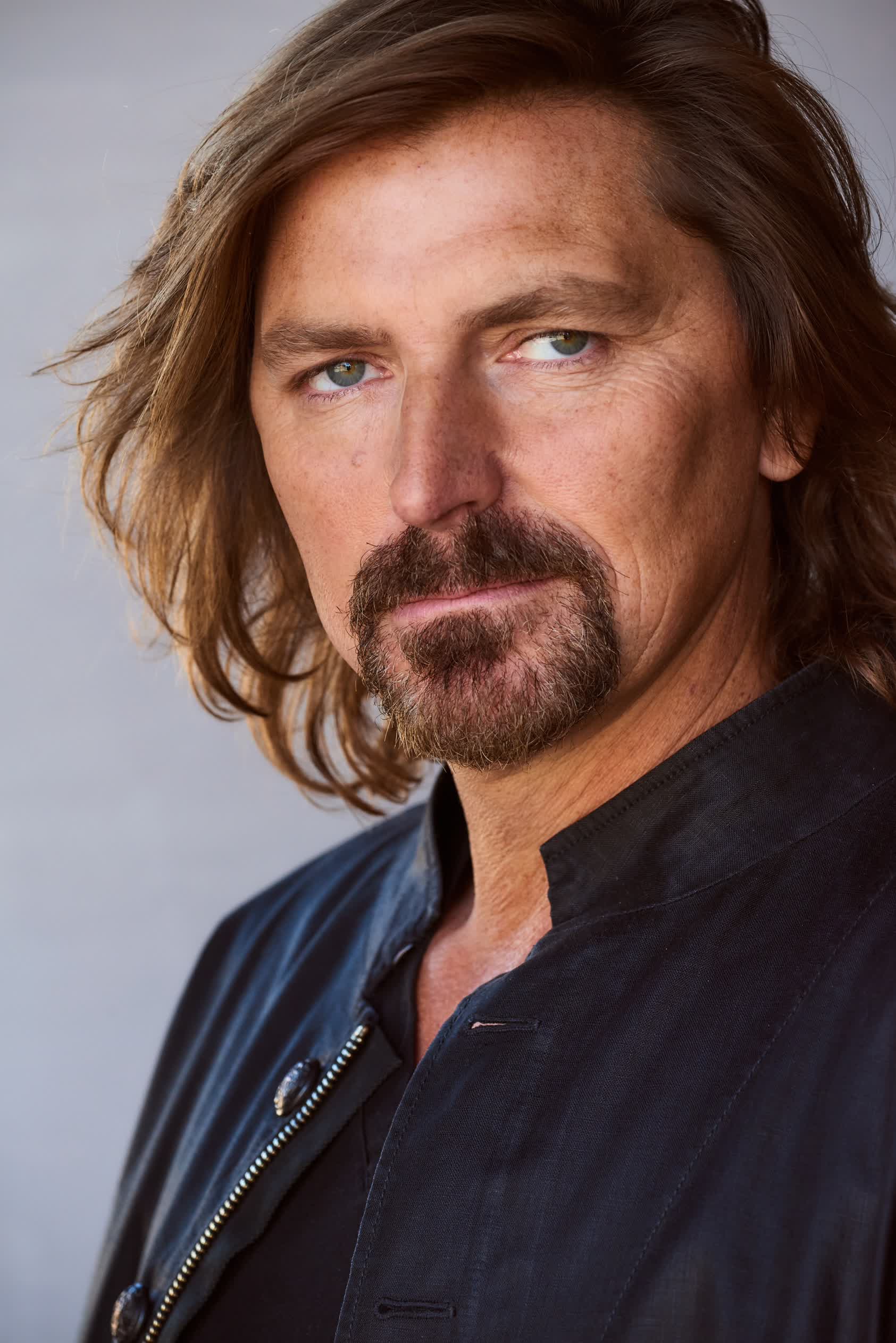 actor Robin Atkin Downes large photo