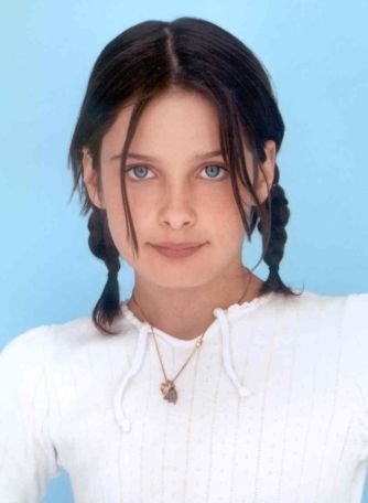 actor Flora Cross large photo