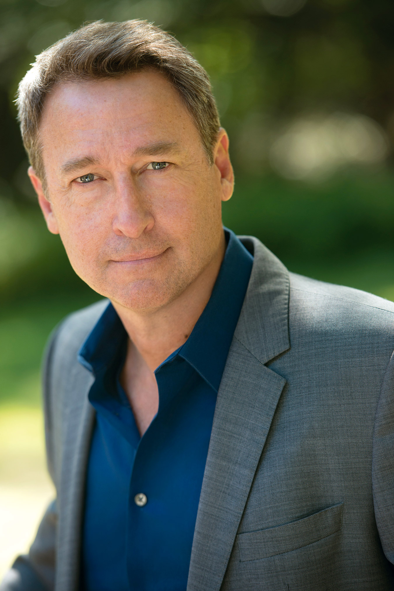 actor Armand Schultz large photo