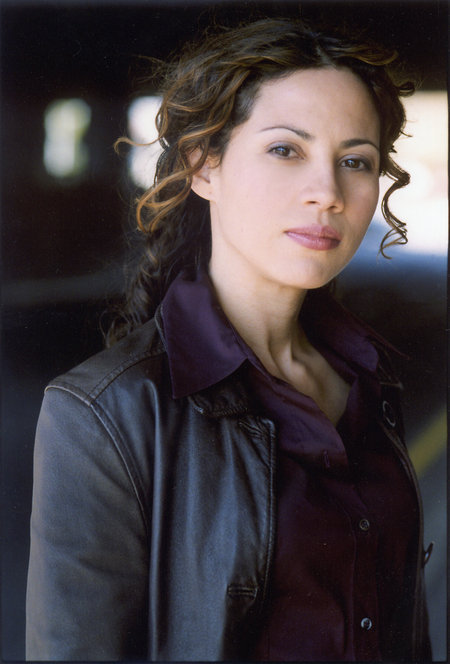 actor Elizabeth Rodriguez large photo