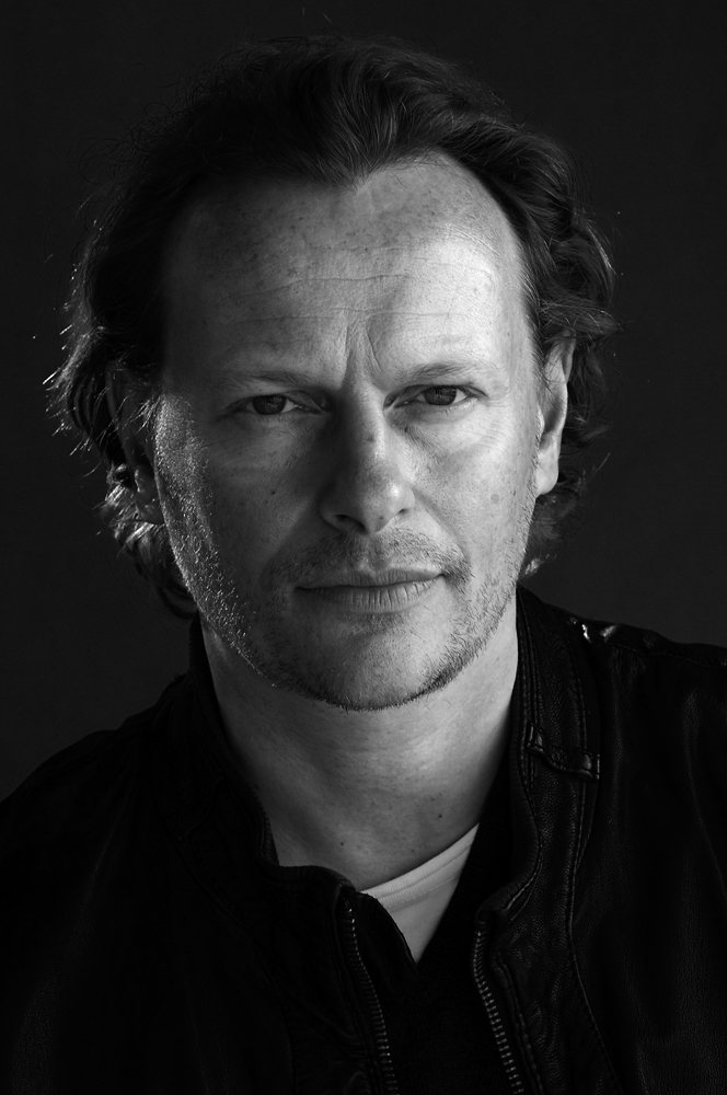 actor Neil Stuke large photo