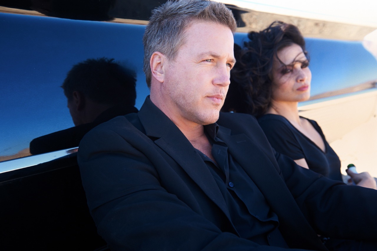 actor Lochlyn Munro large photo