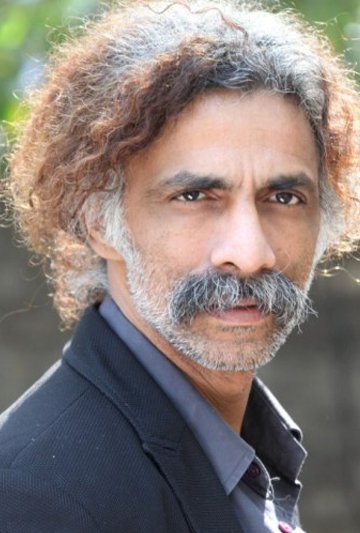 actor Makrand Deshpande large photo actor Makrand Deshpande large photo