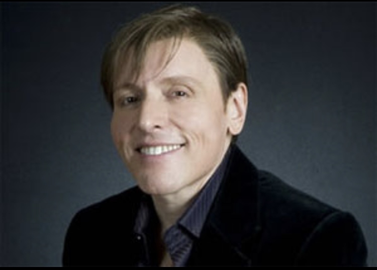 actor Mario Iván Martínez large photo