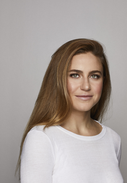 actor Tora Hallström large photo