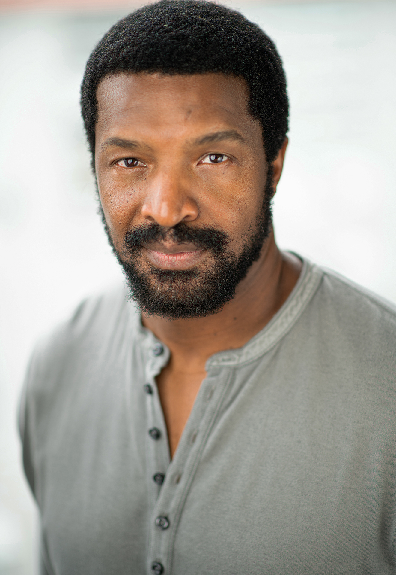 actor Roger Cross large photo
