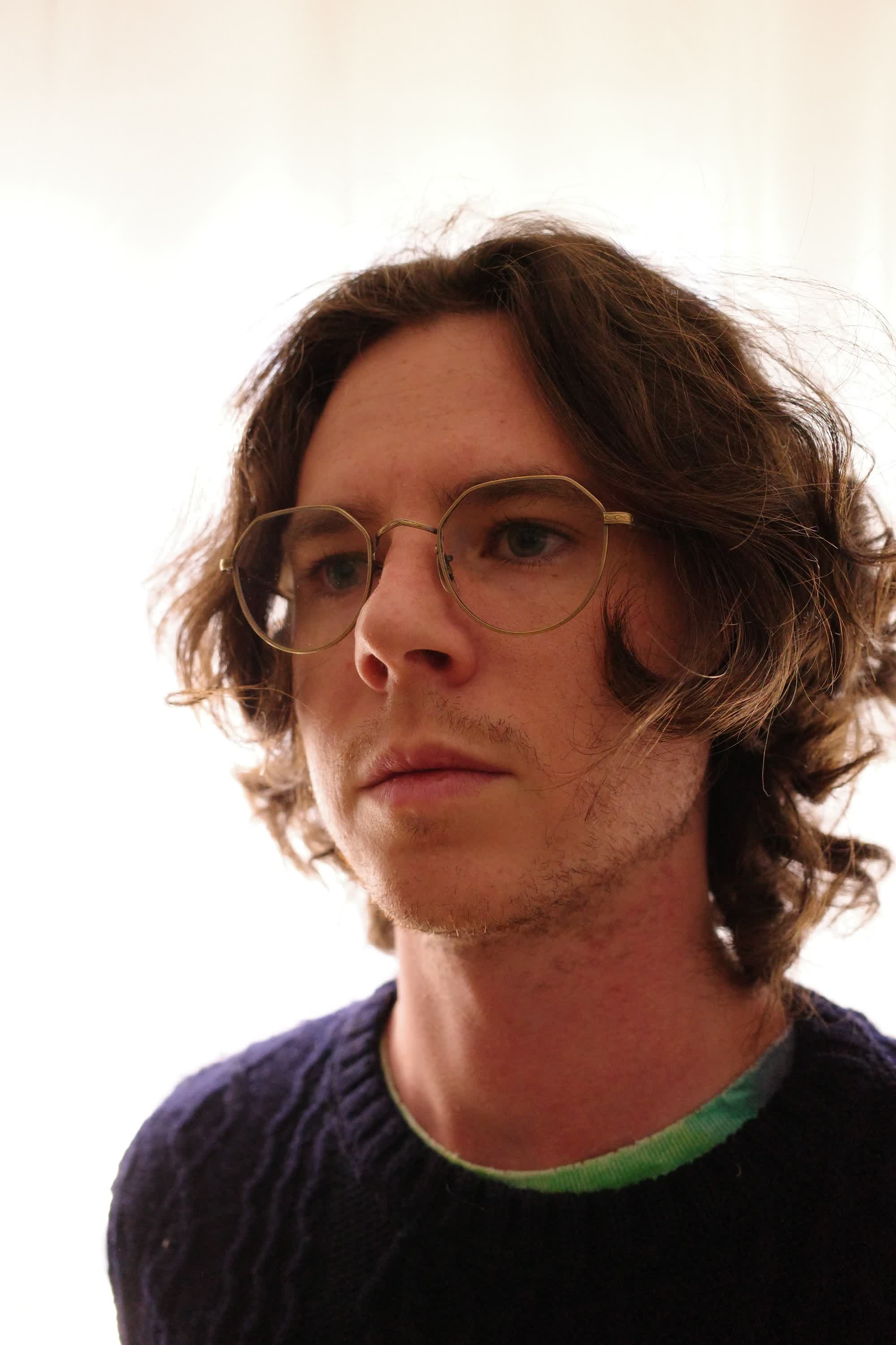 actor Charlie McDermott large photo