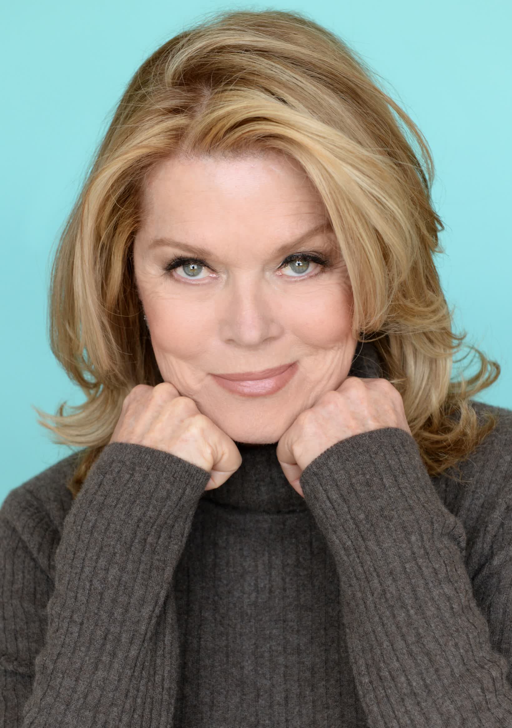 actor Robyn Peterson large photo