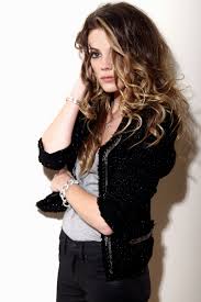 actor Sarah Habel large photo