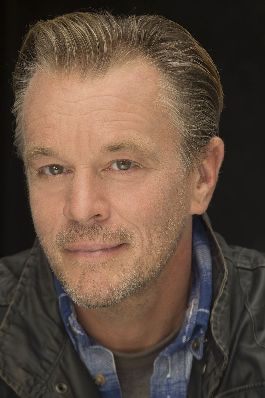 actor Leif Riddell large photo