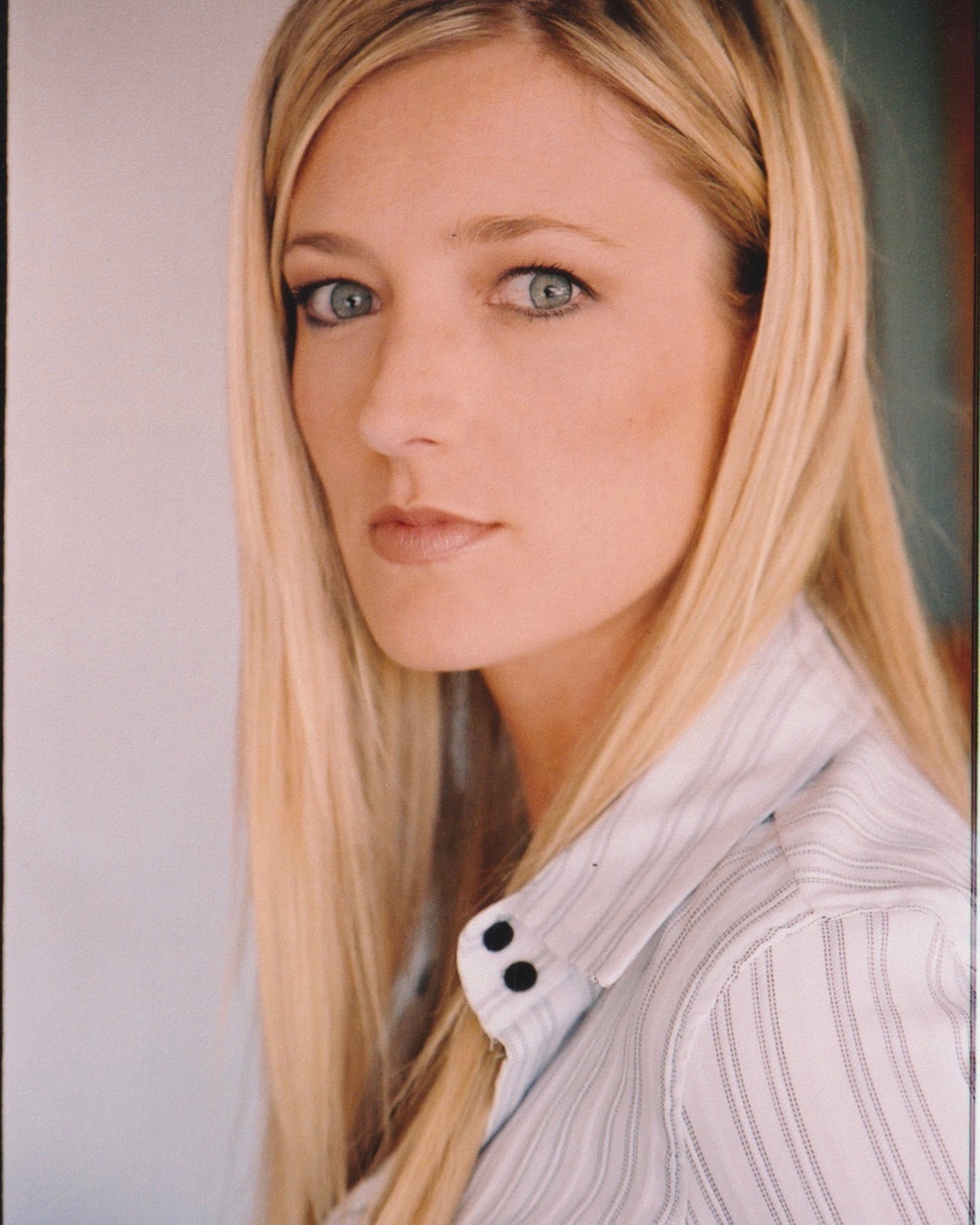 actor Margot Farley large photo