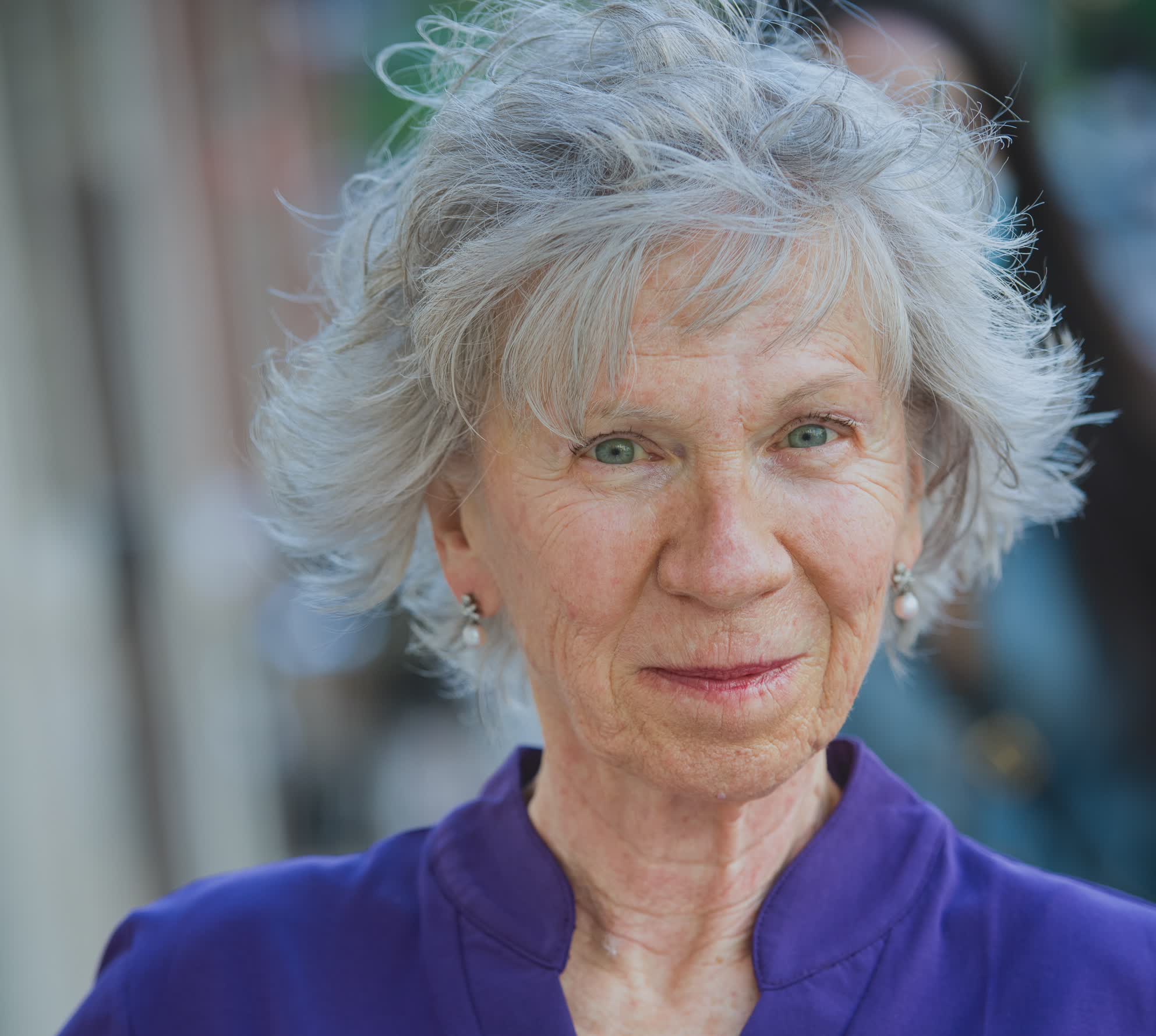 actor Mary Elizabeth Barrett large photo