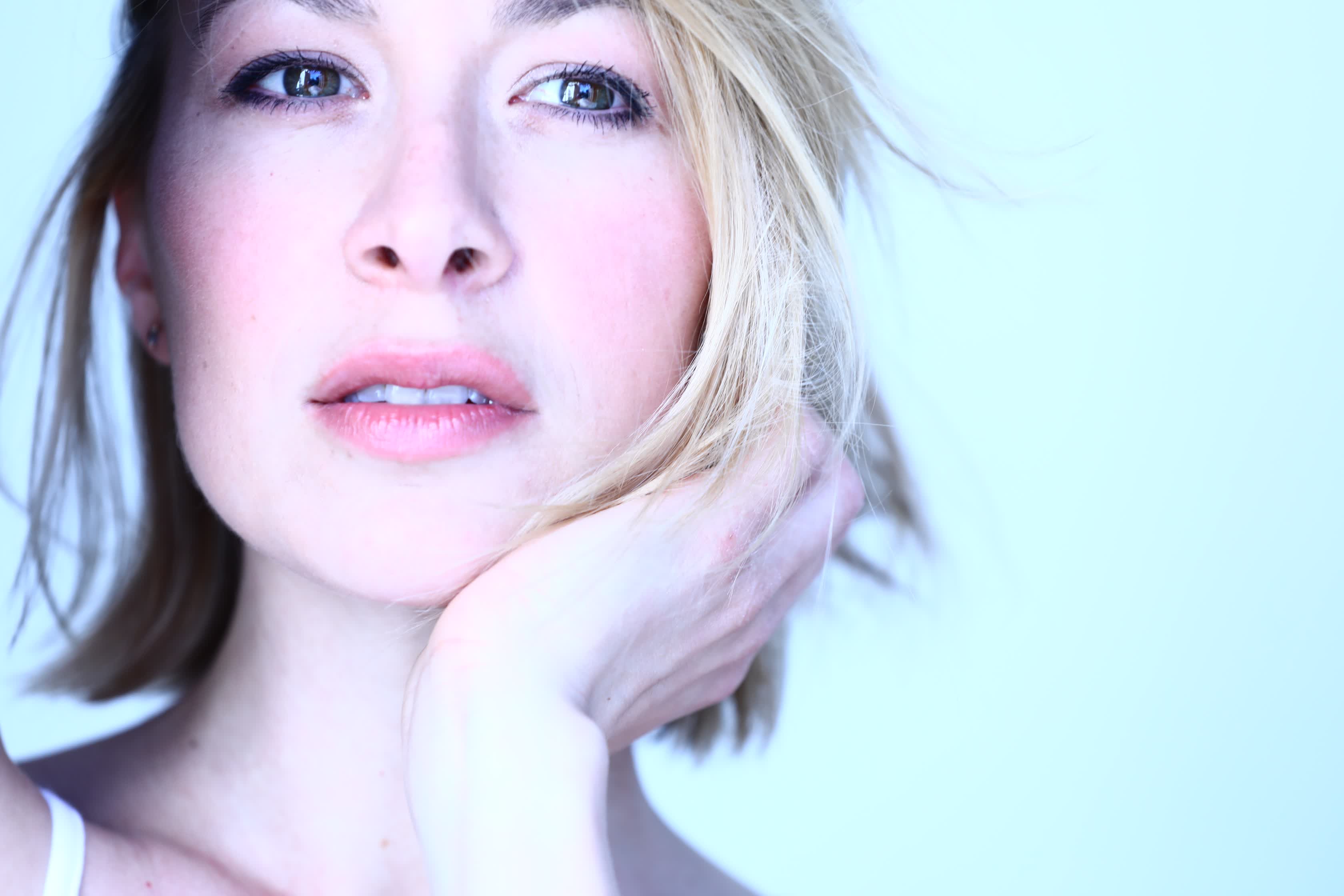 actor Blythe Auffarth large photo