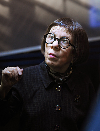 actor Linda Hunt large photo