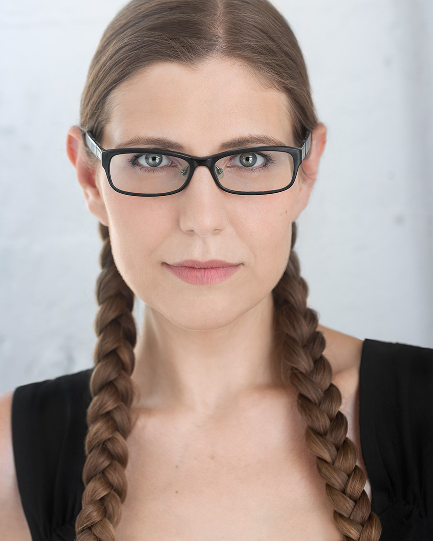 actor Laura Post large photo