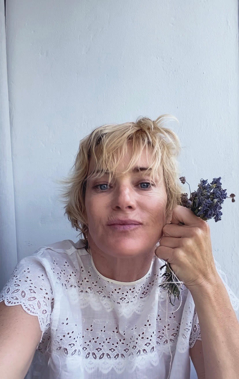 actor Angela Featherstone large photo