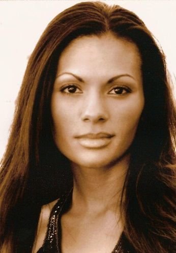 actor Carmen Serano large photo