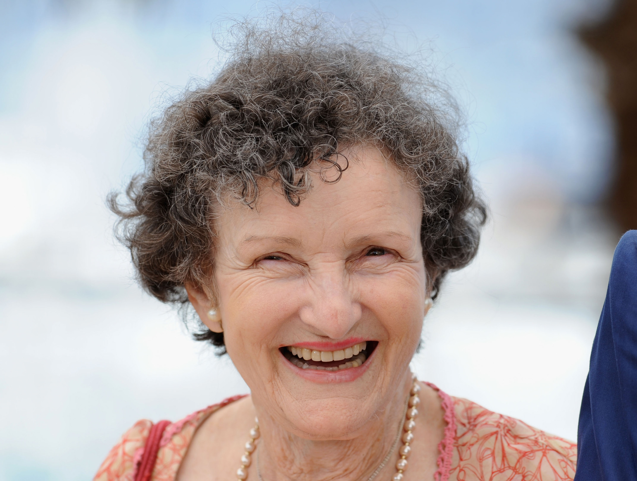 actor Angela McEwan large photo