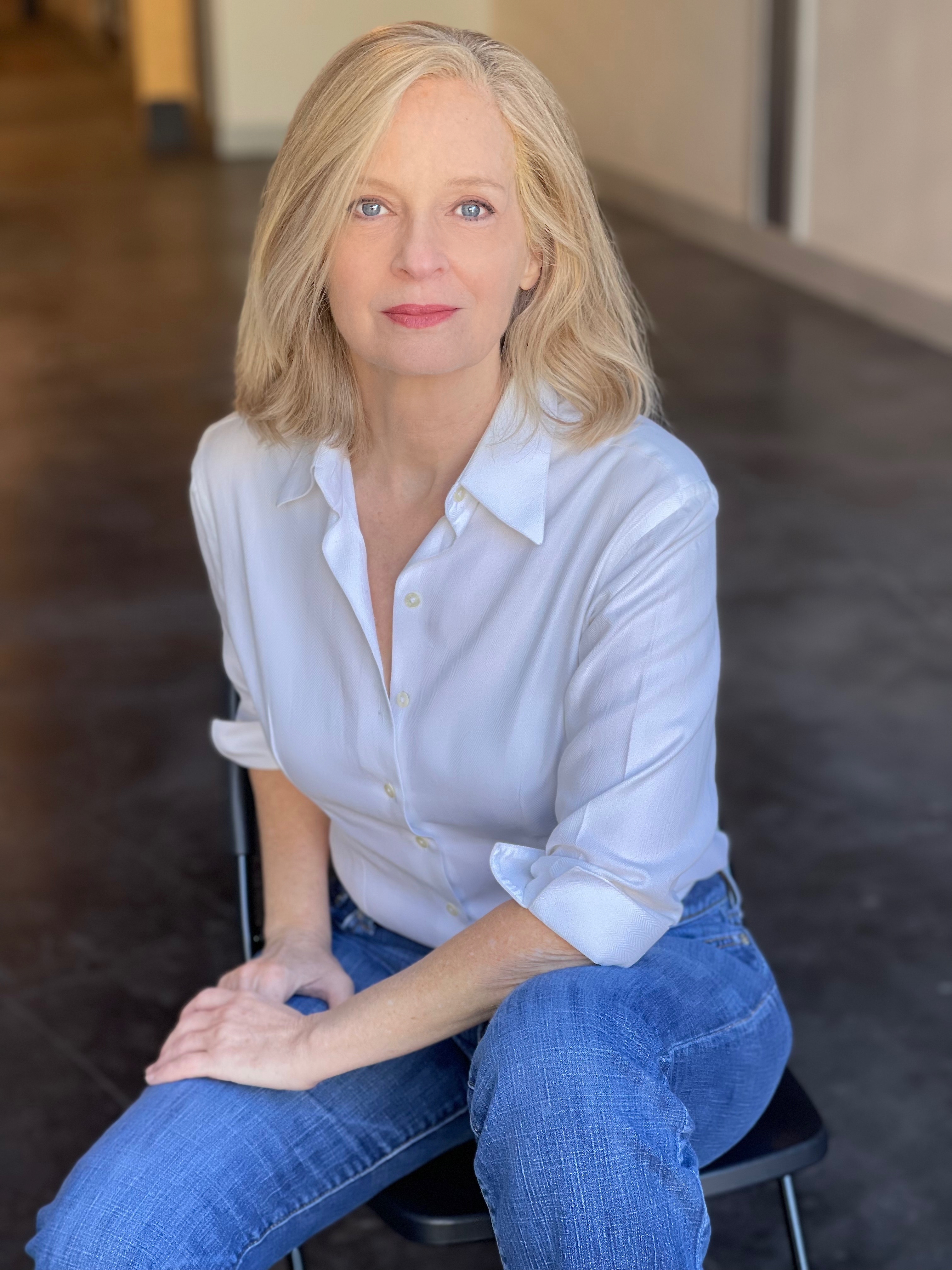 actor Catherine Dyer large photo