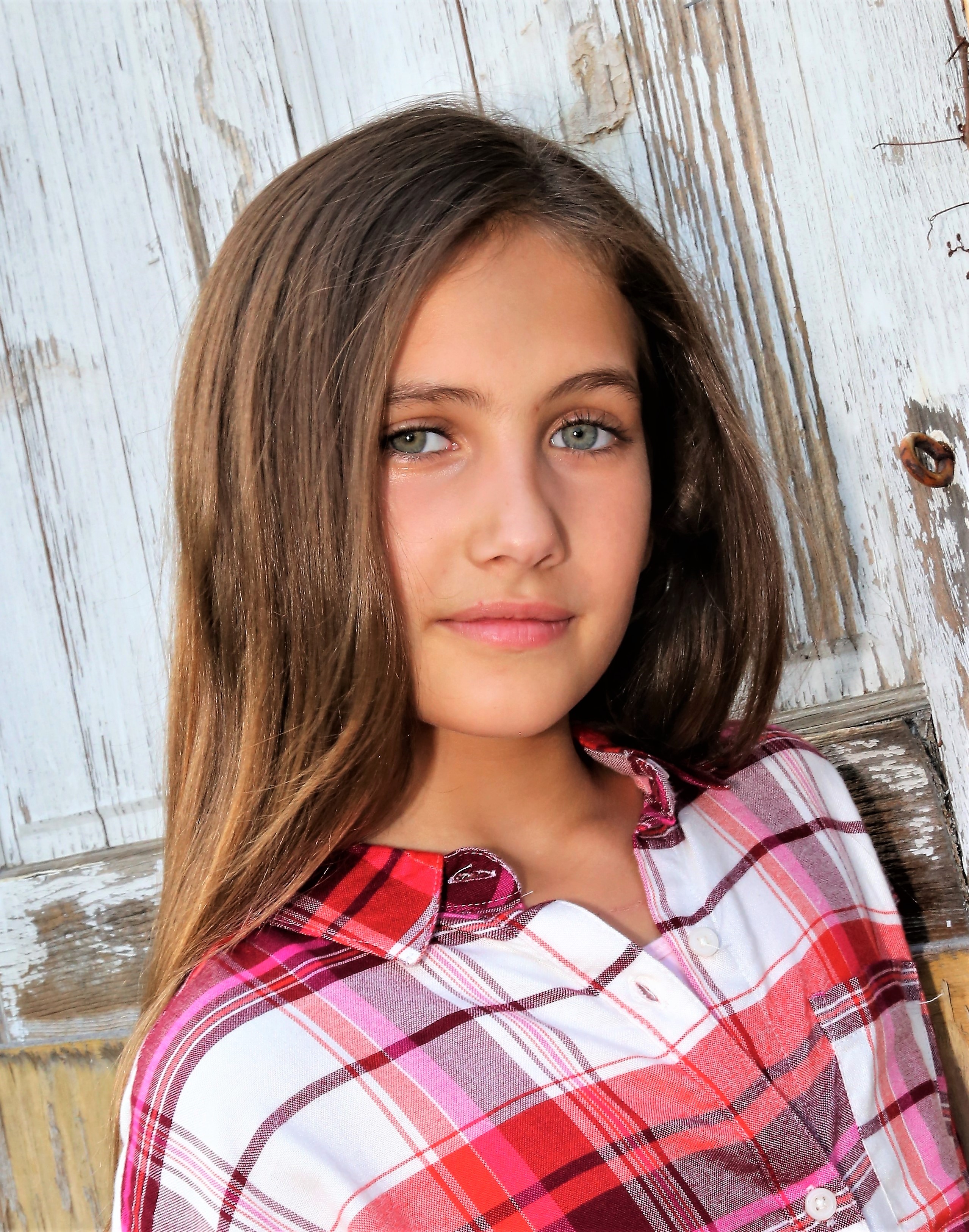 actor Sloane Coombs large photo