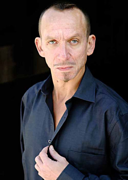 actor Ric Sarabia large photo